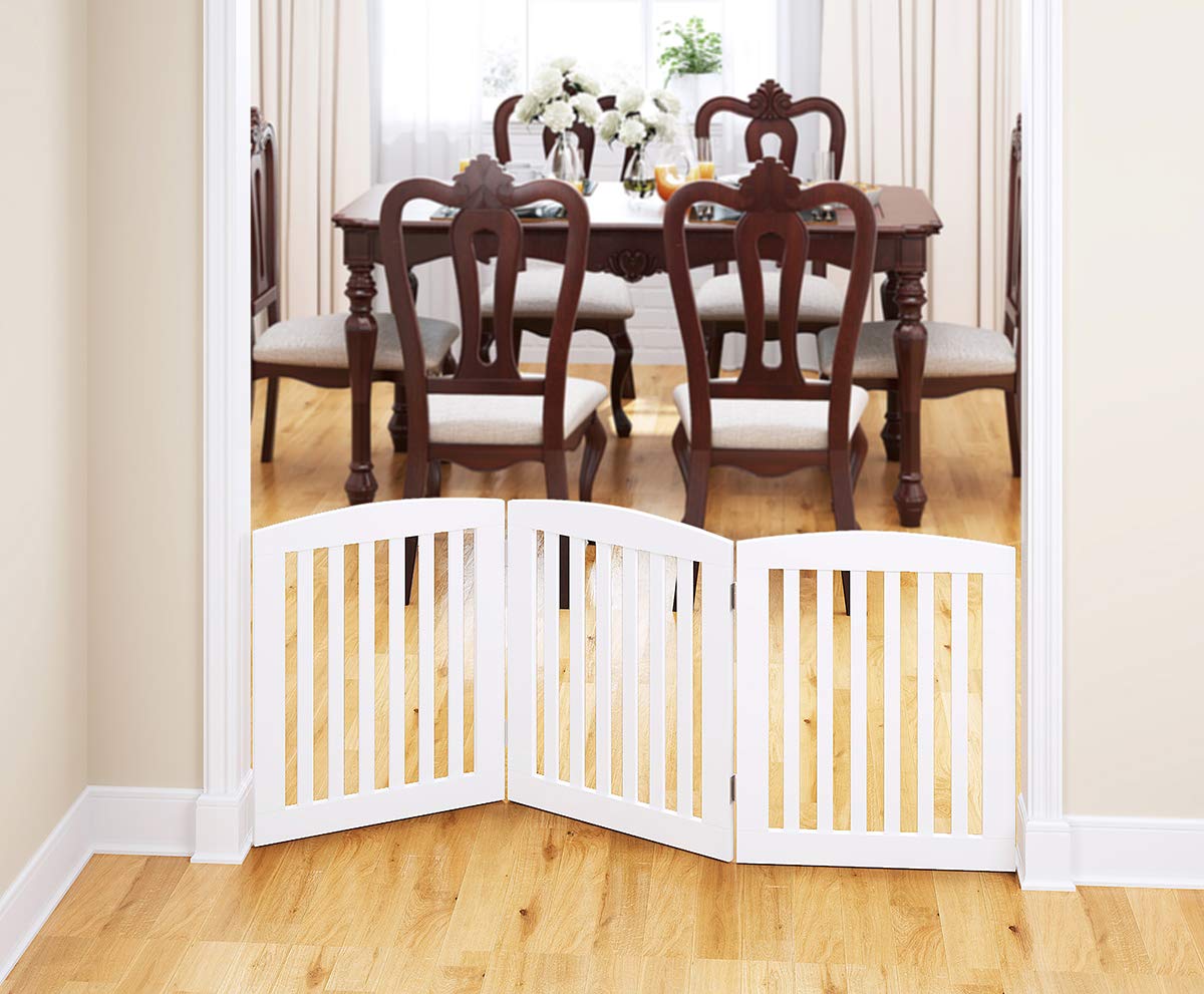 PAWLAND wooden gate in hallway with natural finish on stairs