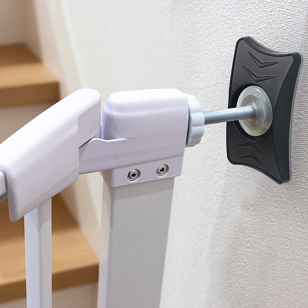 PAWOAH Smartfit matte finish securely anchors gate without scratches.