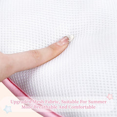Pea Pod removable head support keeps baby's head steady.