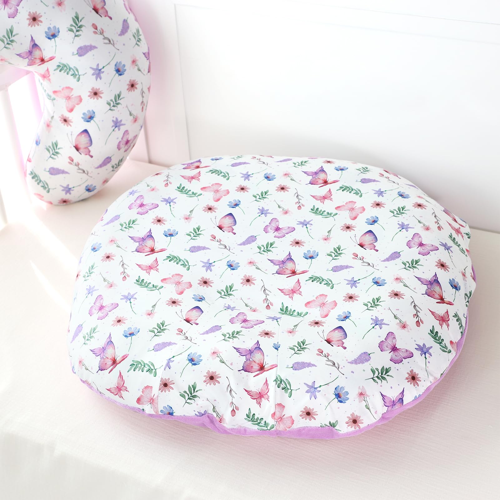 Pea Pod machine-washable lounger cover ready for fast drying.