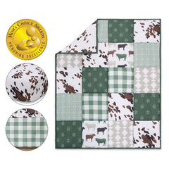 The Peanutshell fitted sheet close-up demonstrates a secure fit for standard cribs