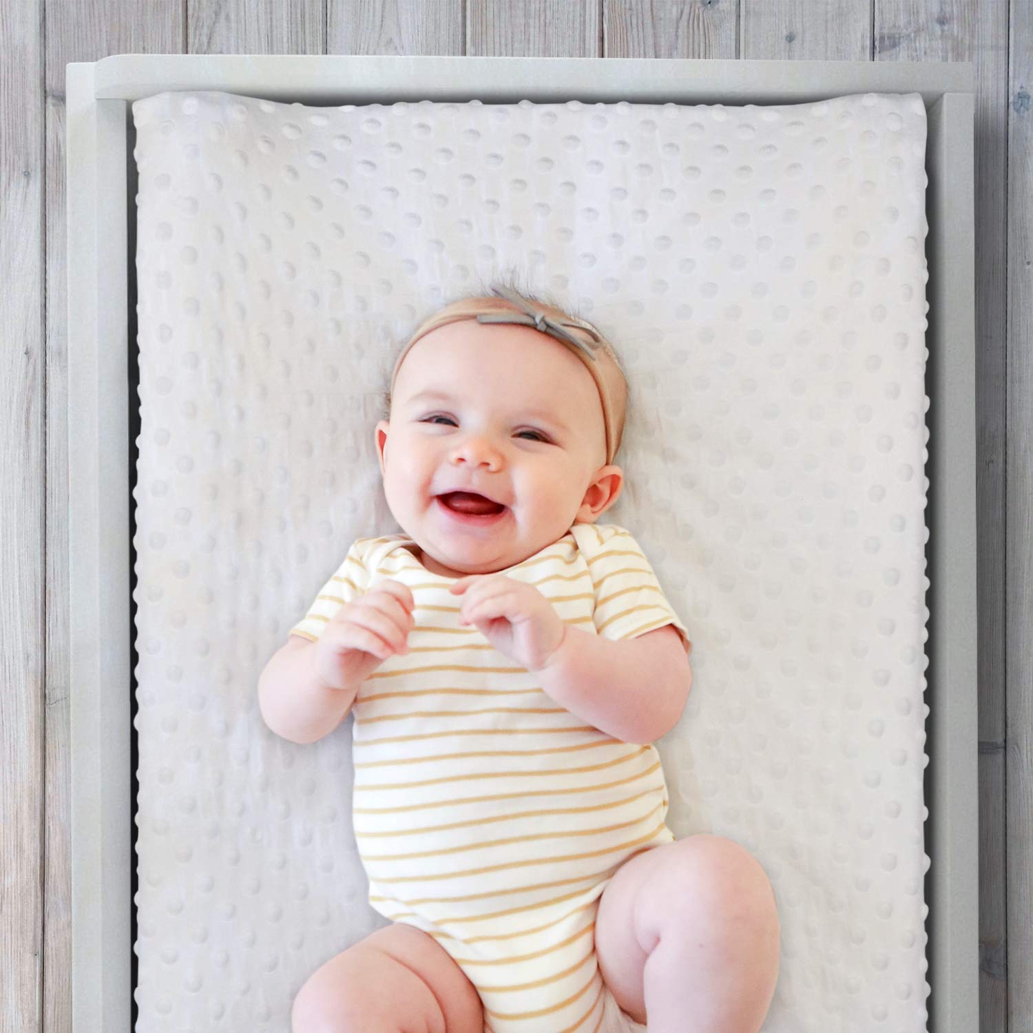 The Peanutshell 2-pack design adds style and convenience to nursery decor.