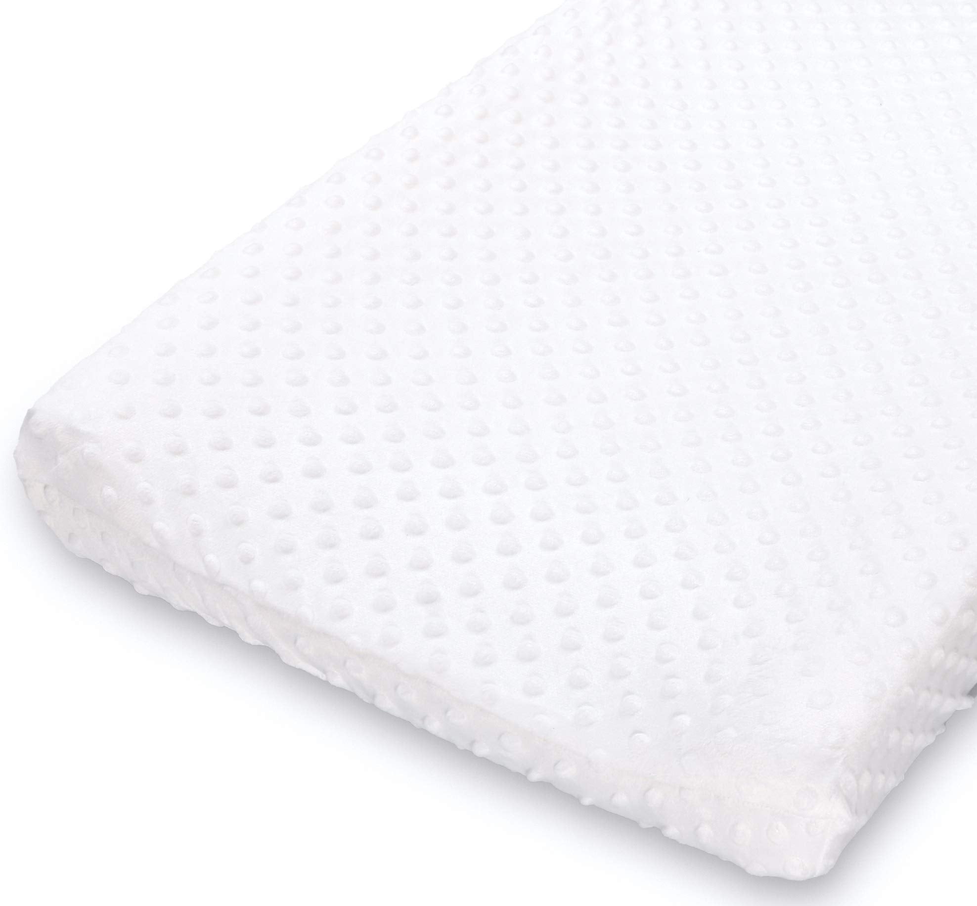 The Peanutshell cover features 5-inch deep pockets for snug stabilization.