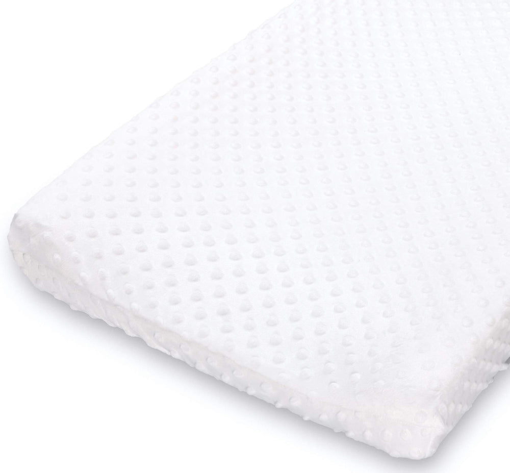 The Peanutshell cover features 5-inch deep pockets for snug stabilization.