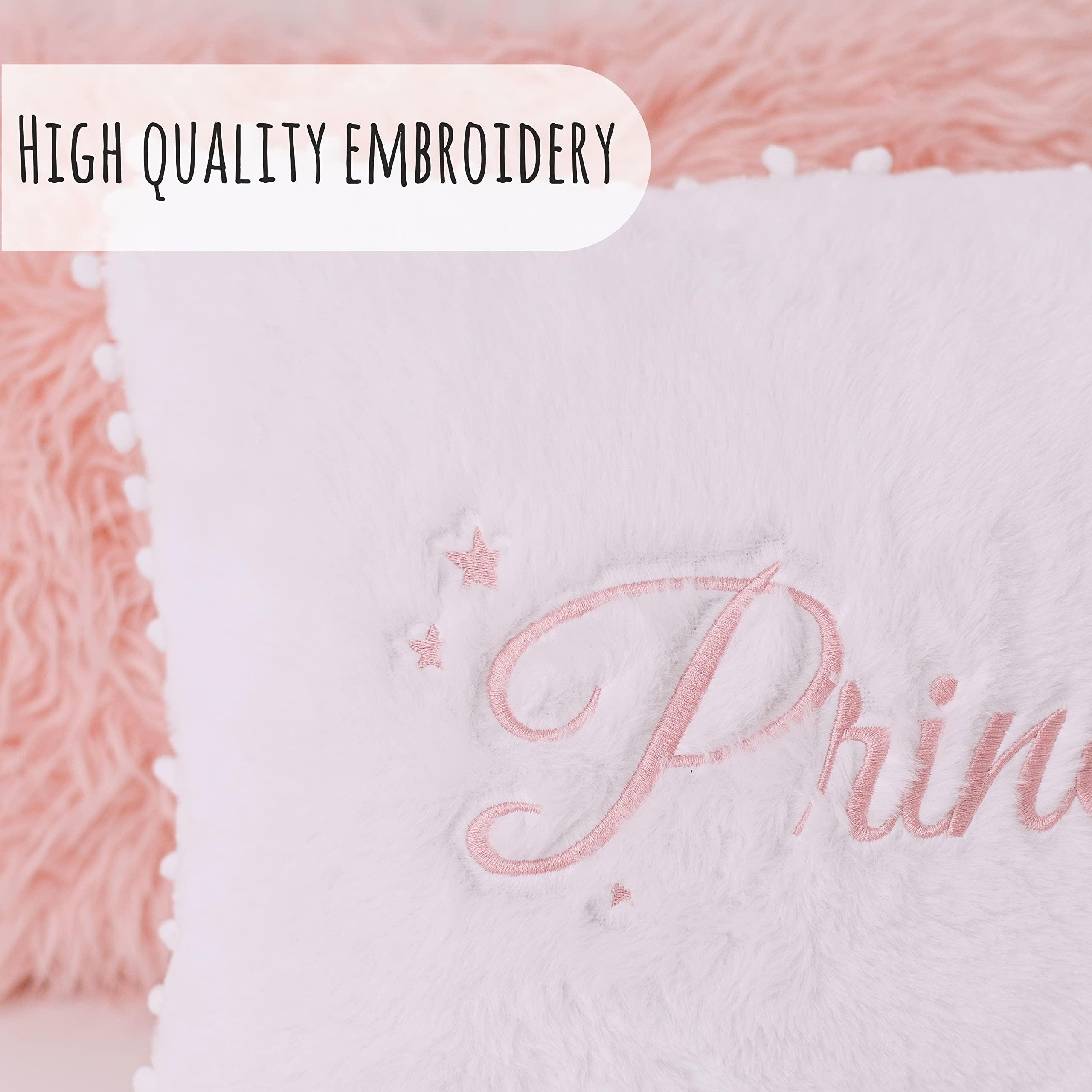 Perfectto Design pillow set complements nursery decor with gentle color harmony.
