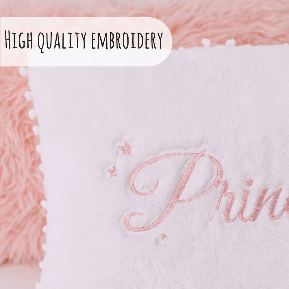 Perfectto Design pillow set complements nursery decor with gentle color harmony.