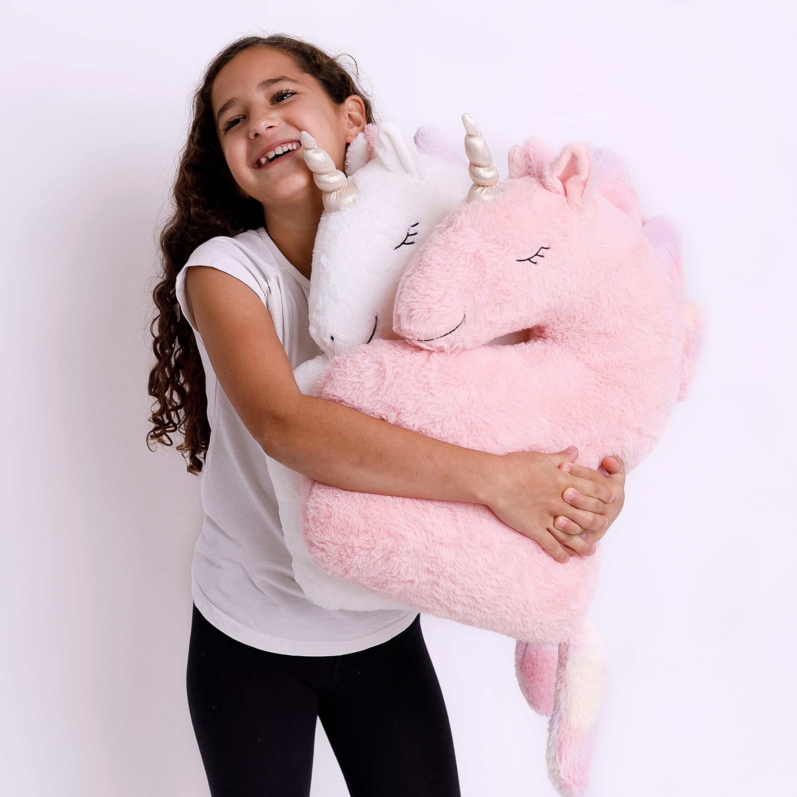 Perfectto Design unicorn pillows washable-polyester keep colors vibrant through play and cleaning.