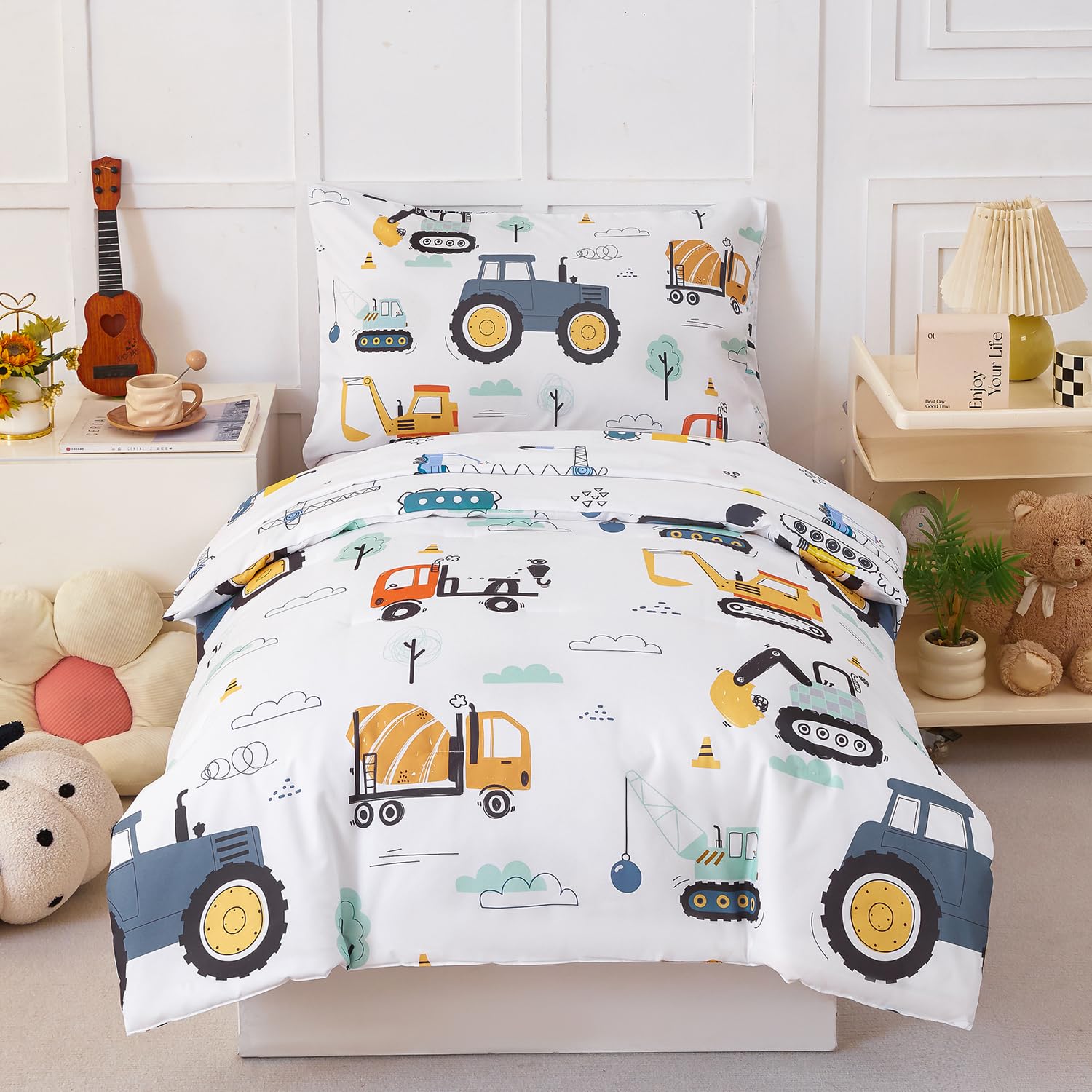 PERFEMET tractor-pattern comforter shows playful design for toddler sleep time