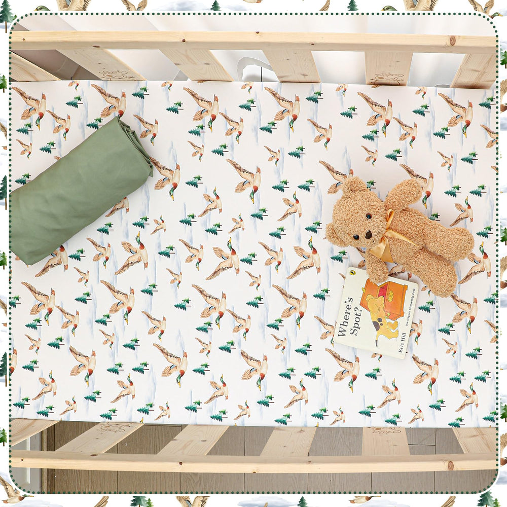Peryiter Mallard Duck crib sheets are machine washable for easy care.
