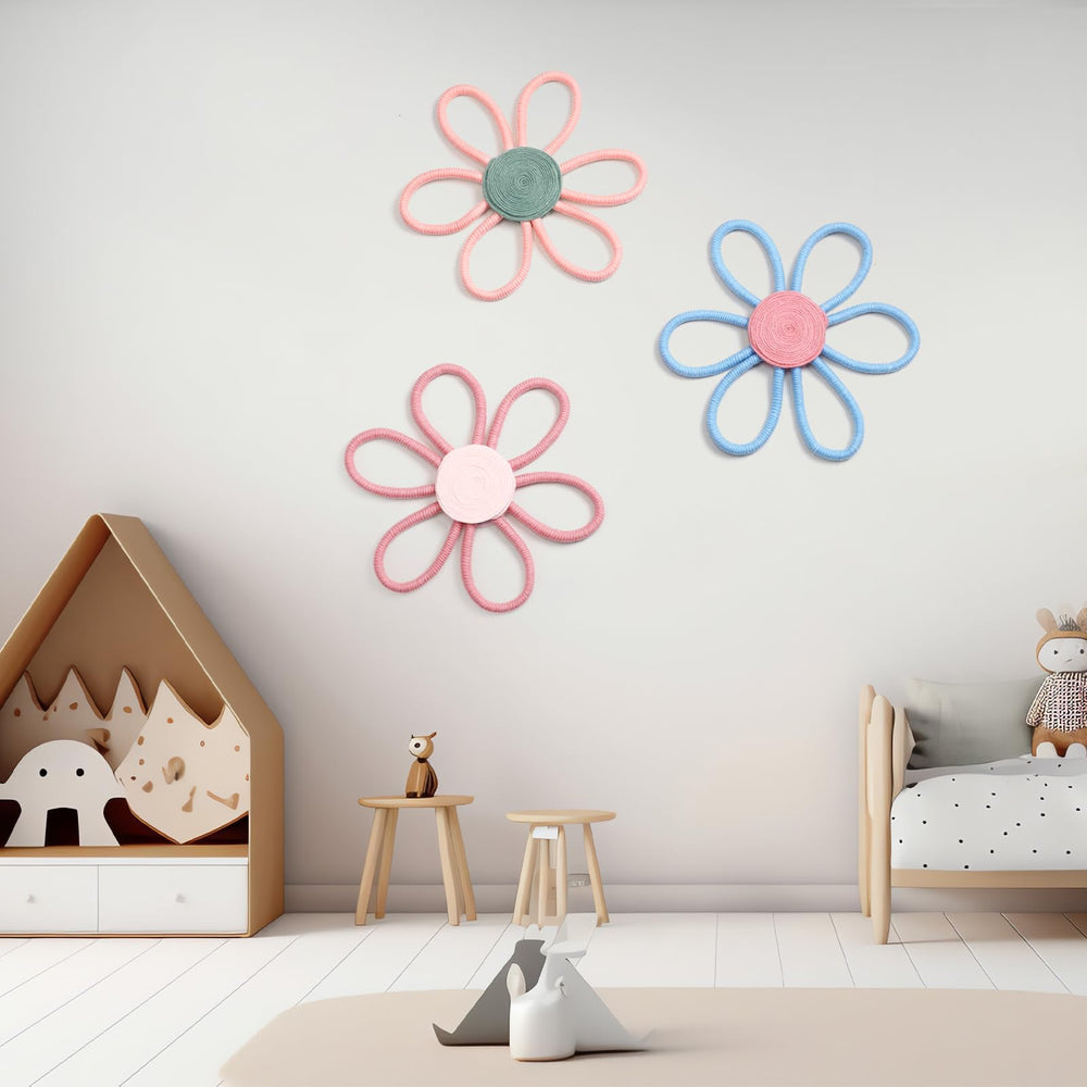 Peryiter sticky tack included enables easy, damage-free hanging