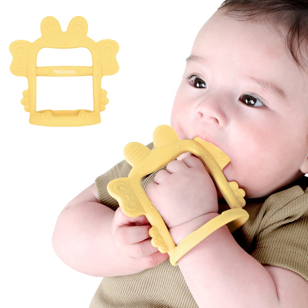PETINUBE crab-elfin-yellow wrist teether enables safe chewing from any angle.