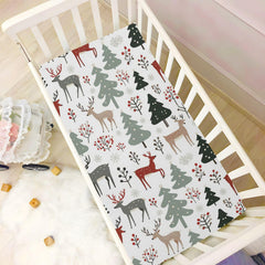 Pfrewn Christmas crib sheet elastic around edge ensures snug fit on standard crib mattresses.
