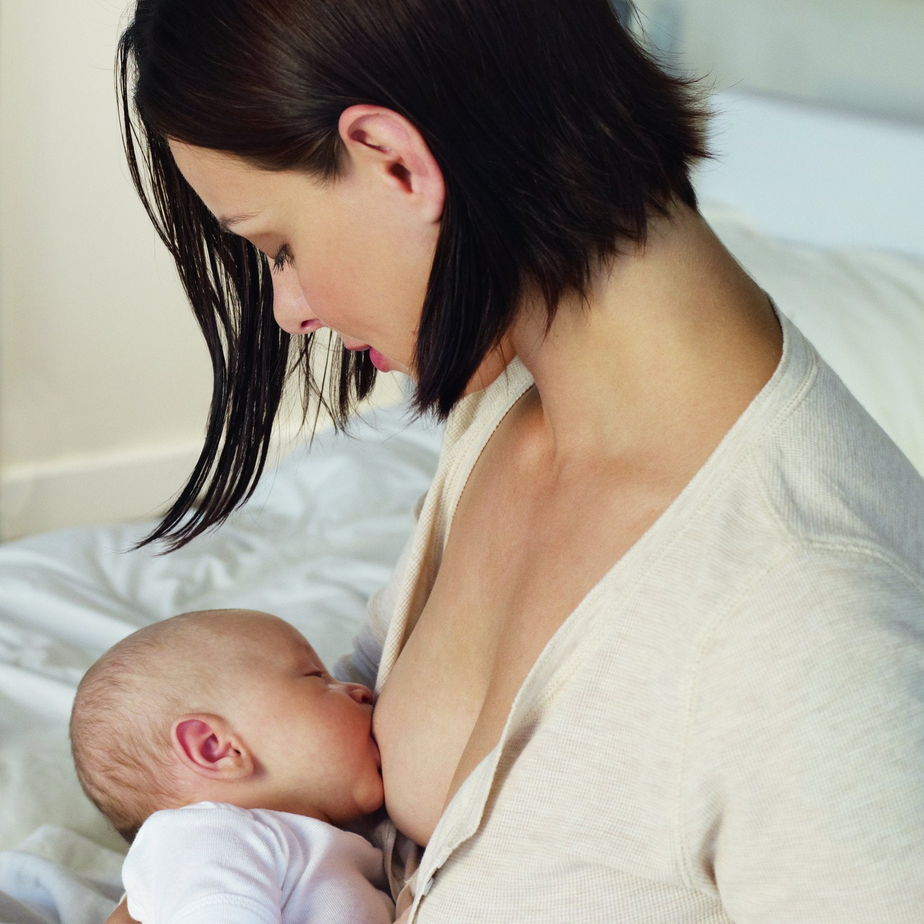 Philips Avent Classic Nipple slow-flow compatibility with Classic+ bottles for easy bottle-swaps.