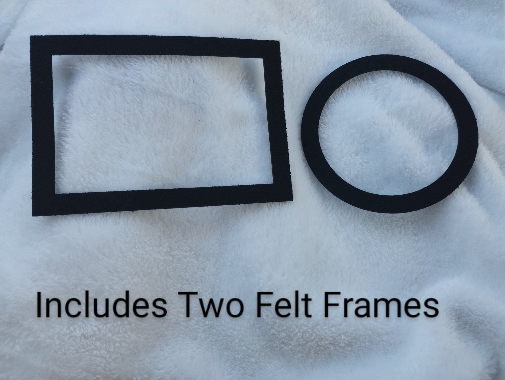 Photography Wizard large blanket doubles as a cozy swaddle for newborn sessions.