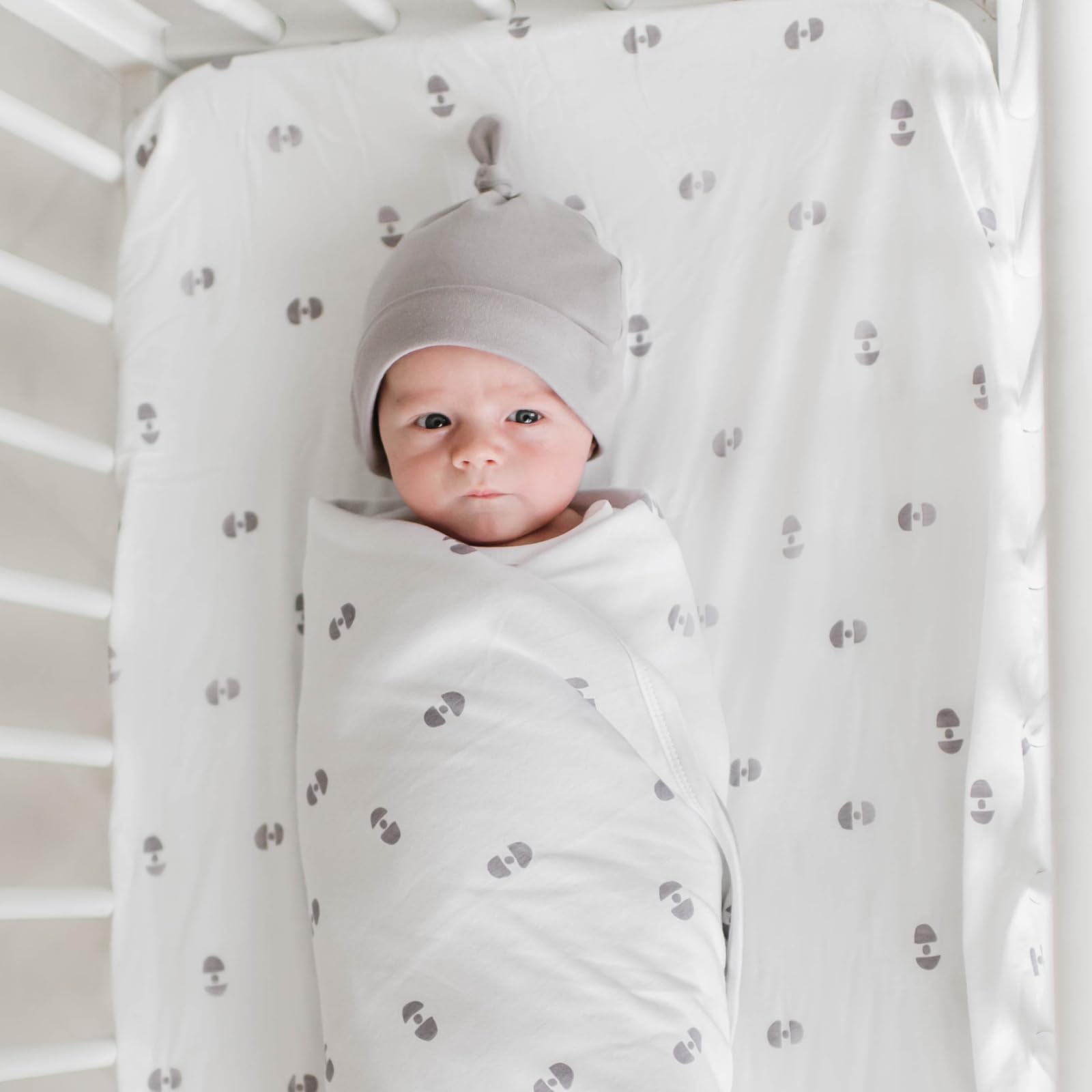 Pickle & Pumpkin organic cotton sheet hypoallergenic for gentle baby skin.