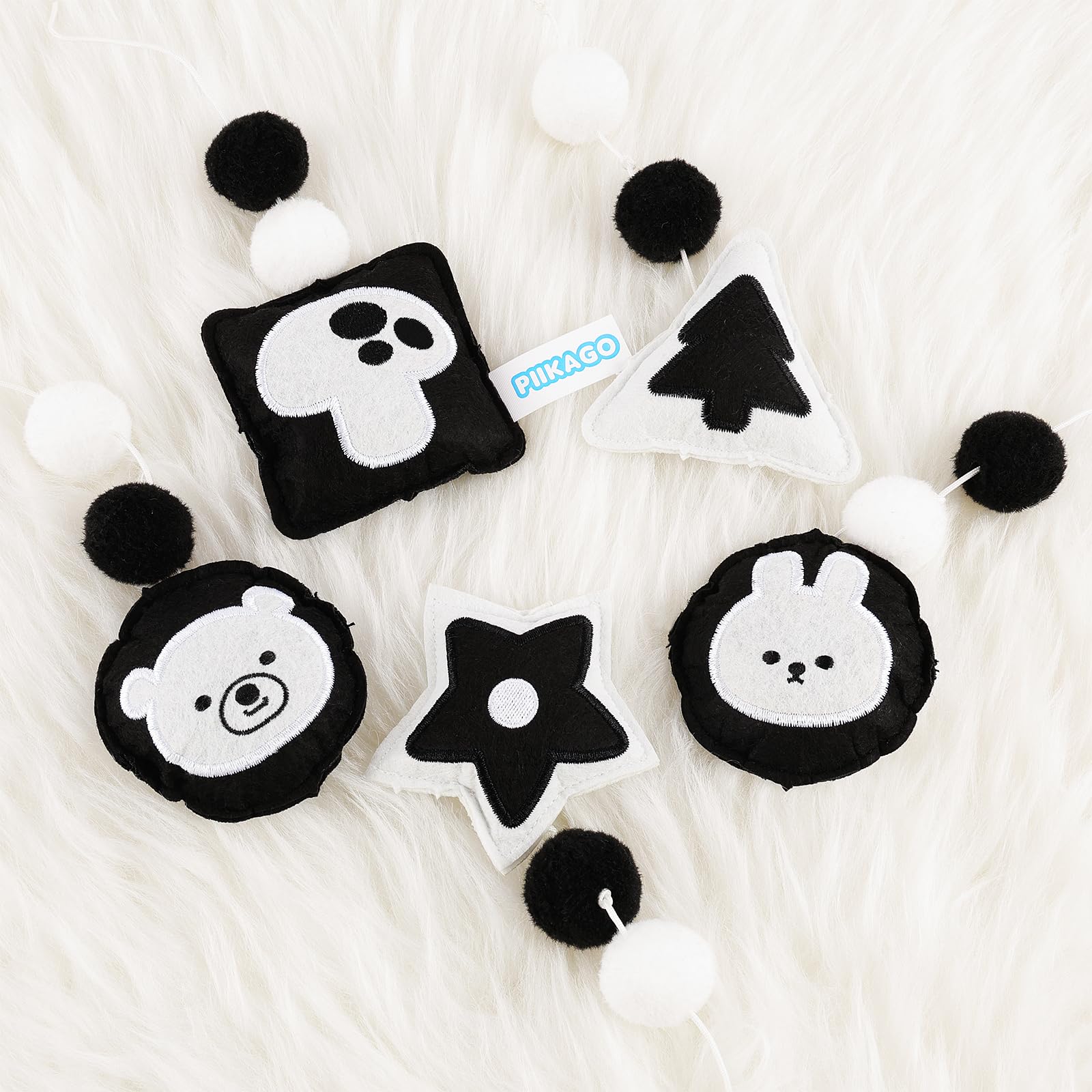 PIIKAGO mobile has washable parts and plush cover for easy cleaning.