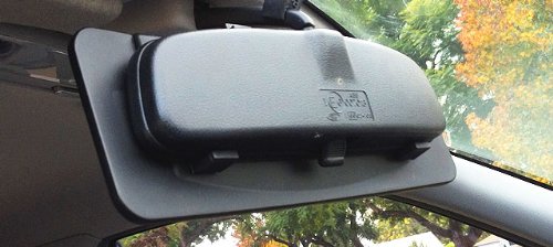 Pikibu Car Mirror blind-spots view assists lane awareness.