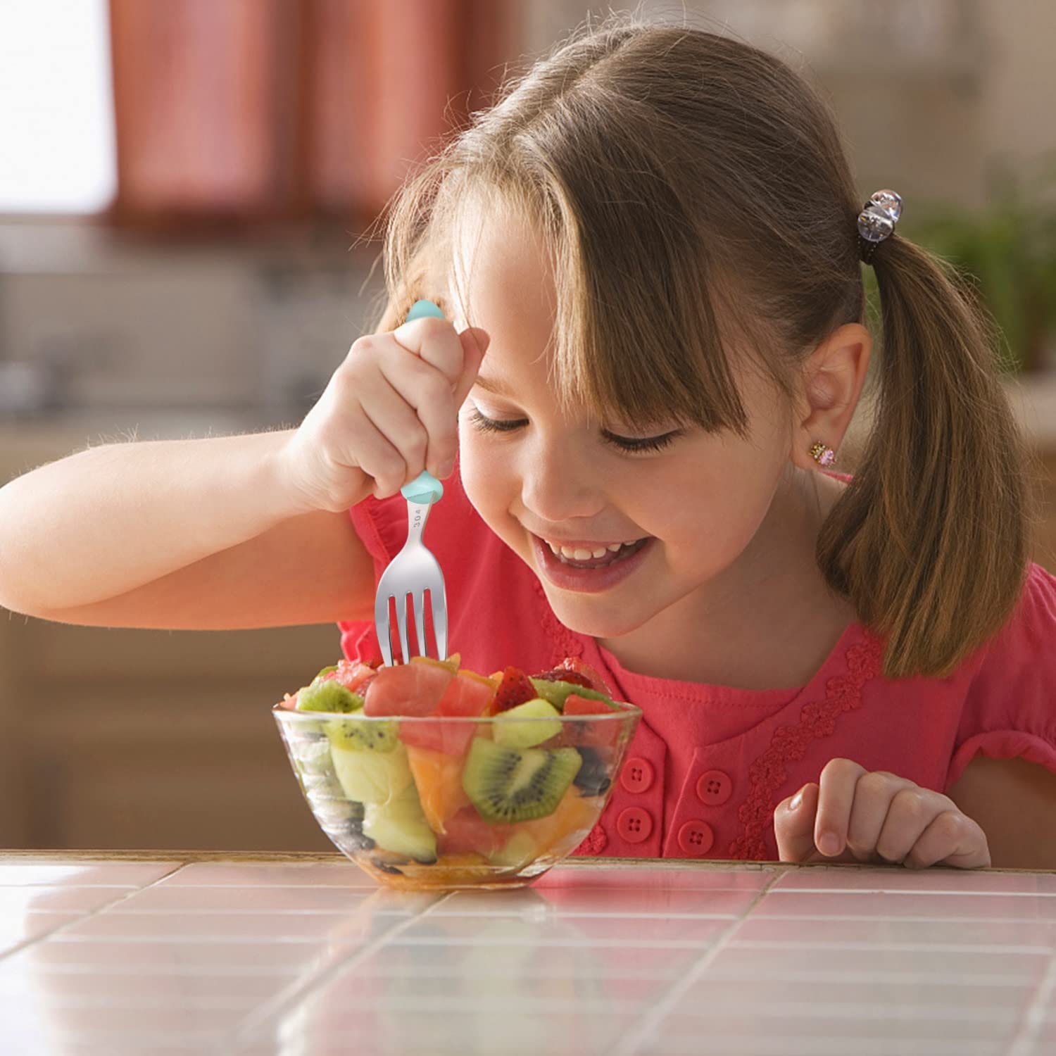 Pimoys dishwasher-safe cutlery cleans quickly after meals.