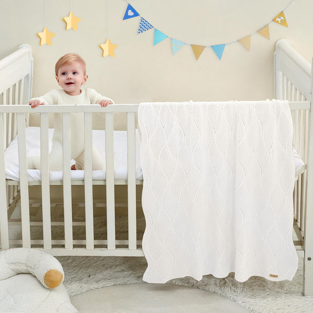 Pinuotu durable thick cotton knit blanket demonstrates machine-washable care