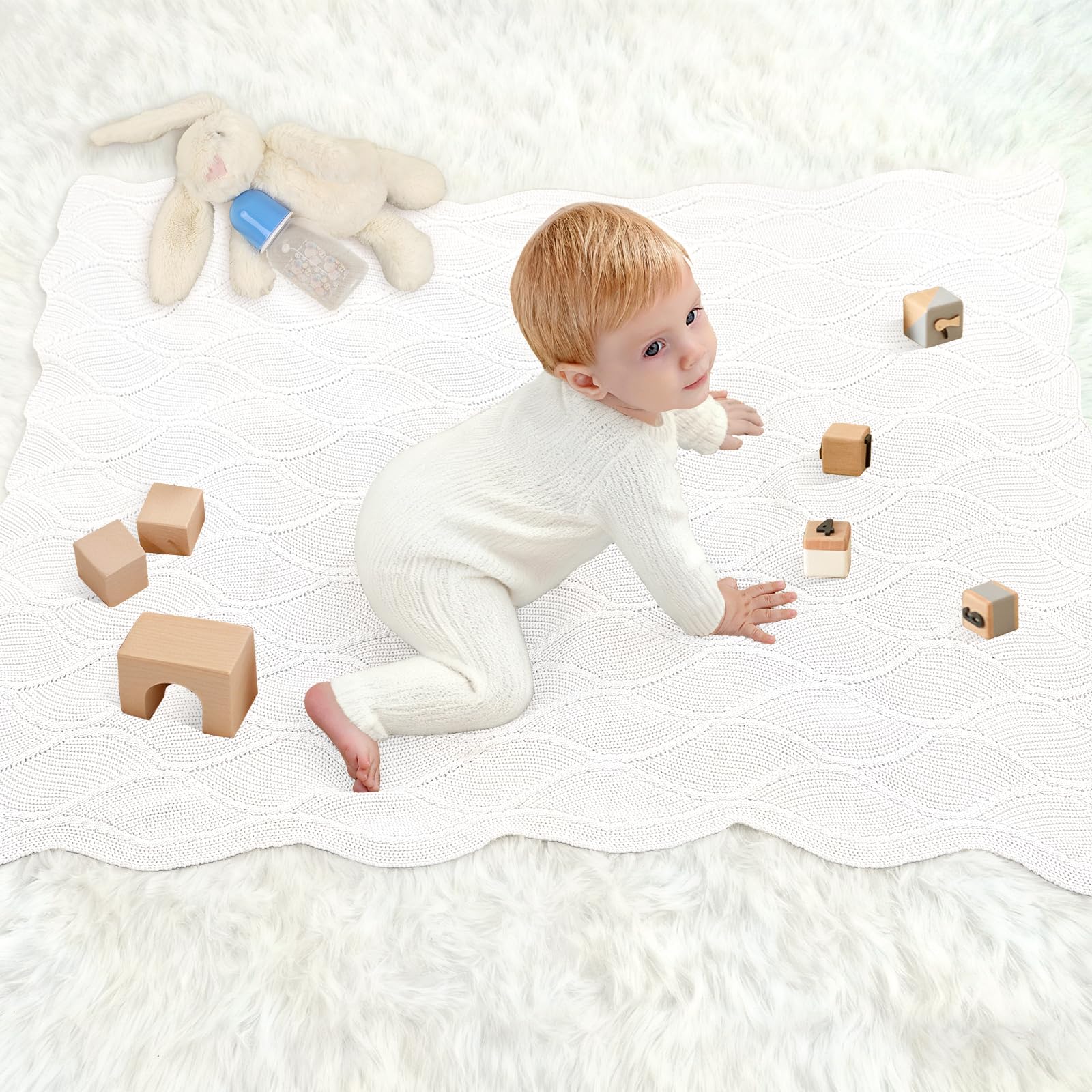 Pinuotu eco-friendly gift box packaging enhances a thoughtful newborn gift