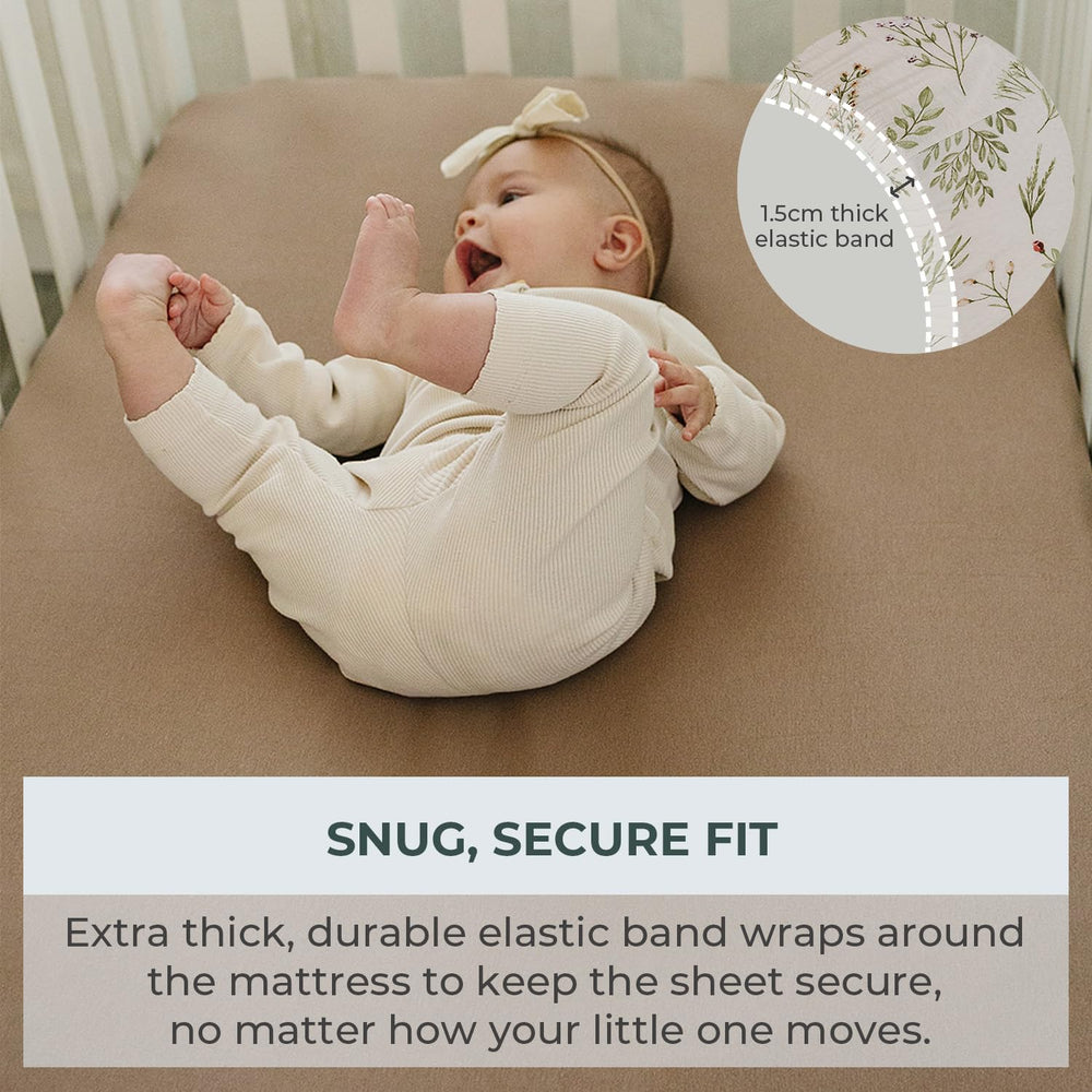 Pobibaby Meadow elastic-all-around crib sheet provides a secure fit for safe nighttime sleep.