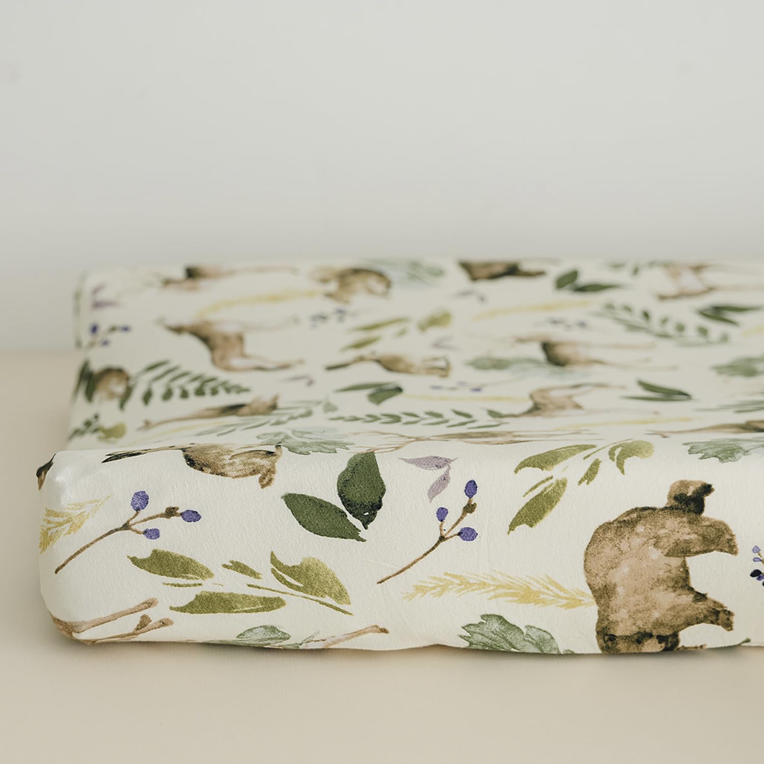 Pobibaby nursery decor with woodland accents for a calm vibe