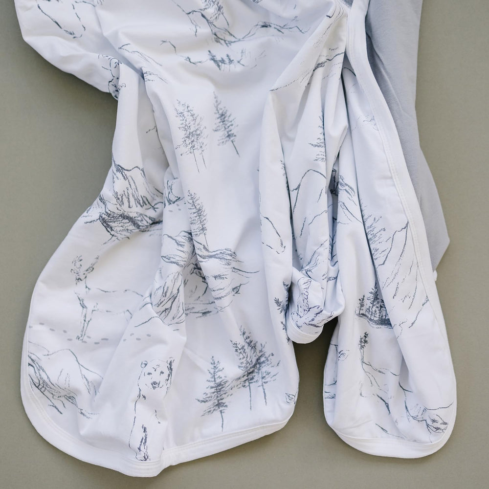 Pobibaby gift-ready blanket makes a thoughtful baby shower present