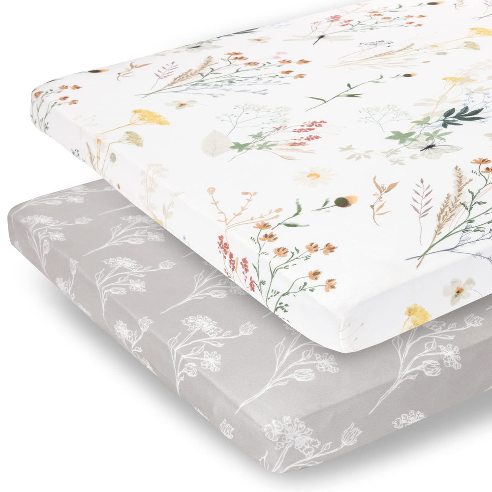 Pobibaby Wildflower pack-n-play sheet in ultra-soft-jersey offers breathable comfort.