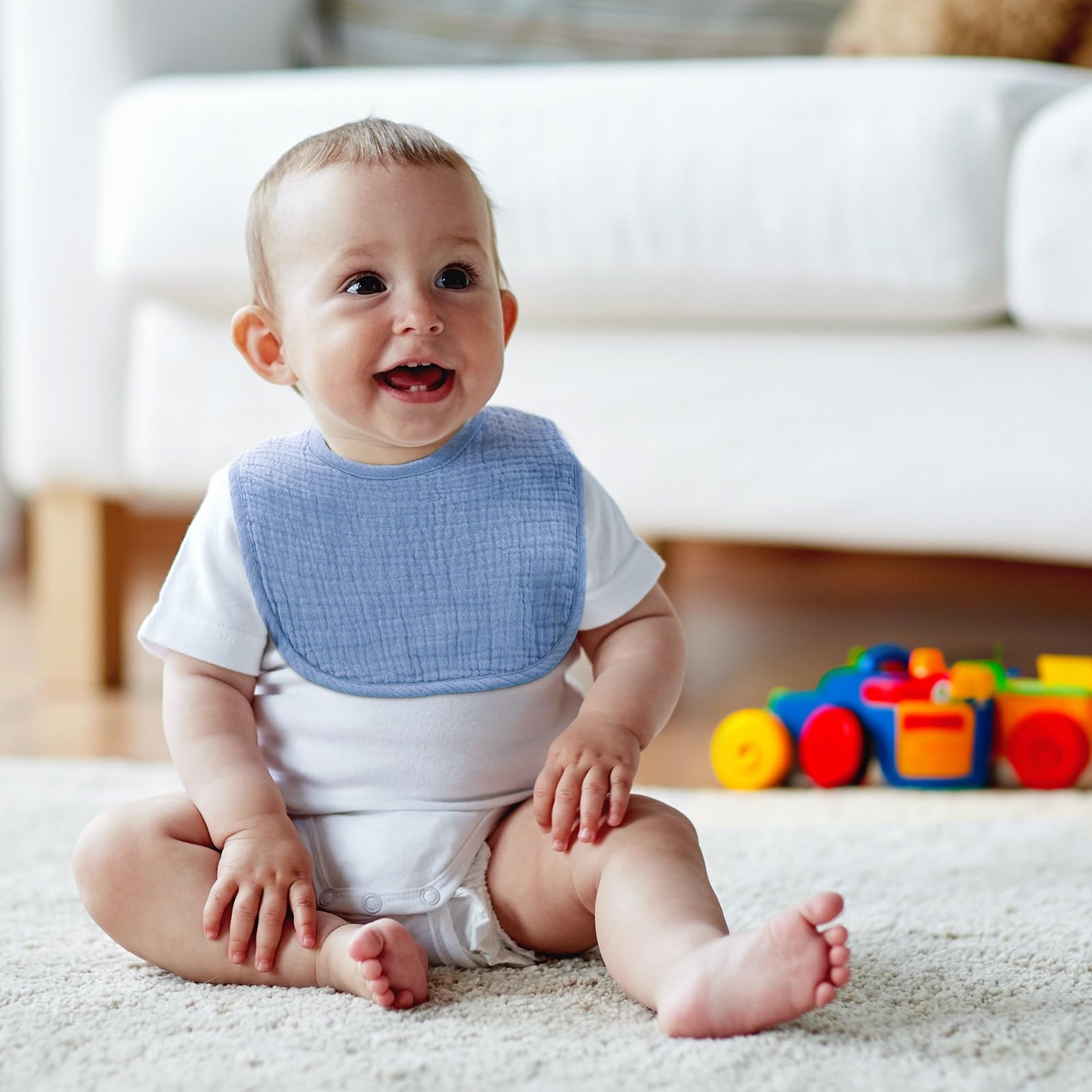 POIKSHARK bib adjustable-snaps illustrates growth-friendly sizing for newborns to 36 months