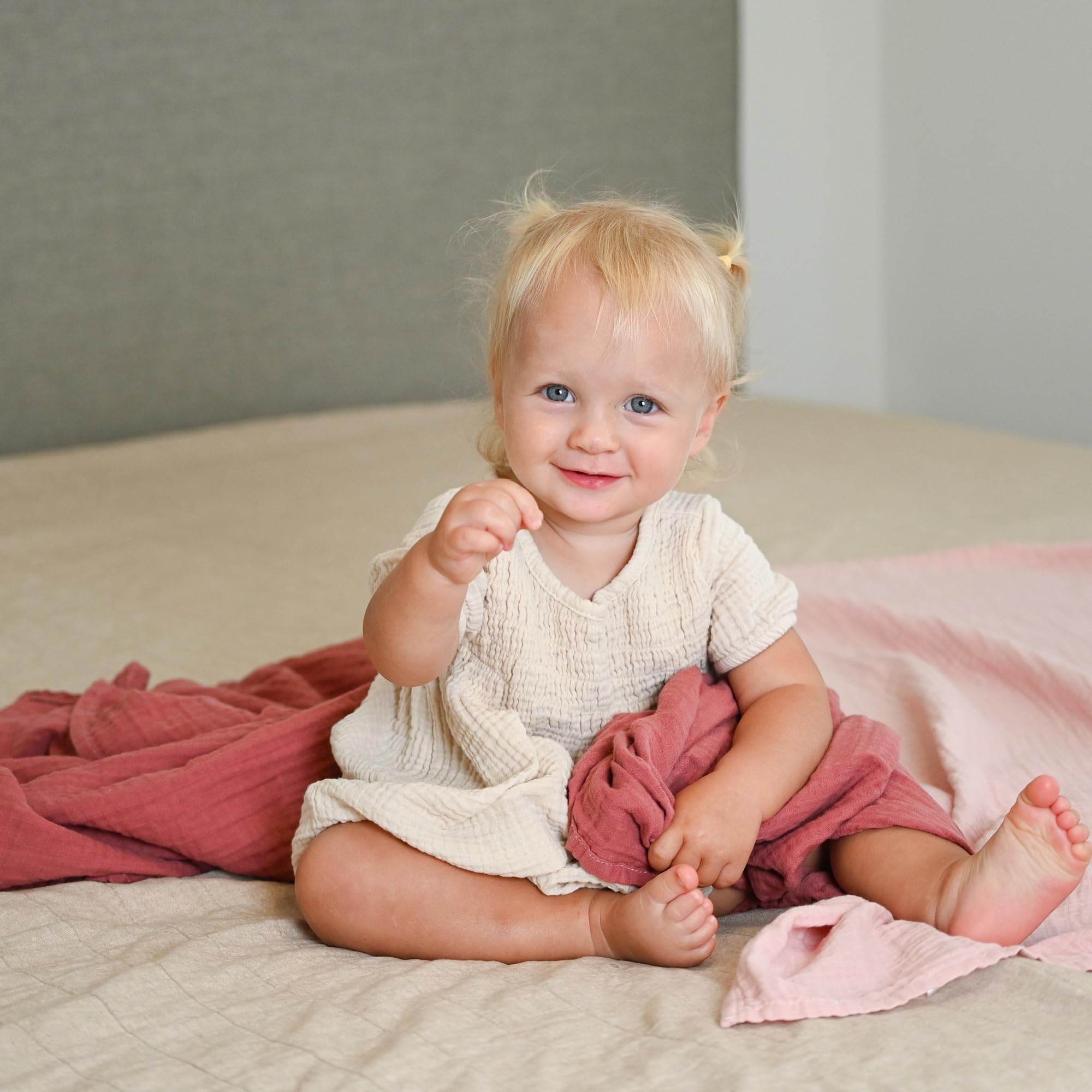 POMISO muslin swaddle blanket nursing cover for discreet feeding comfort