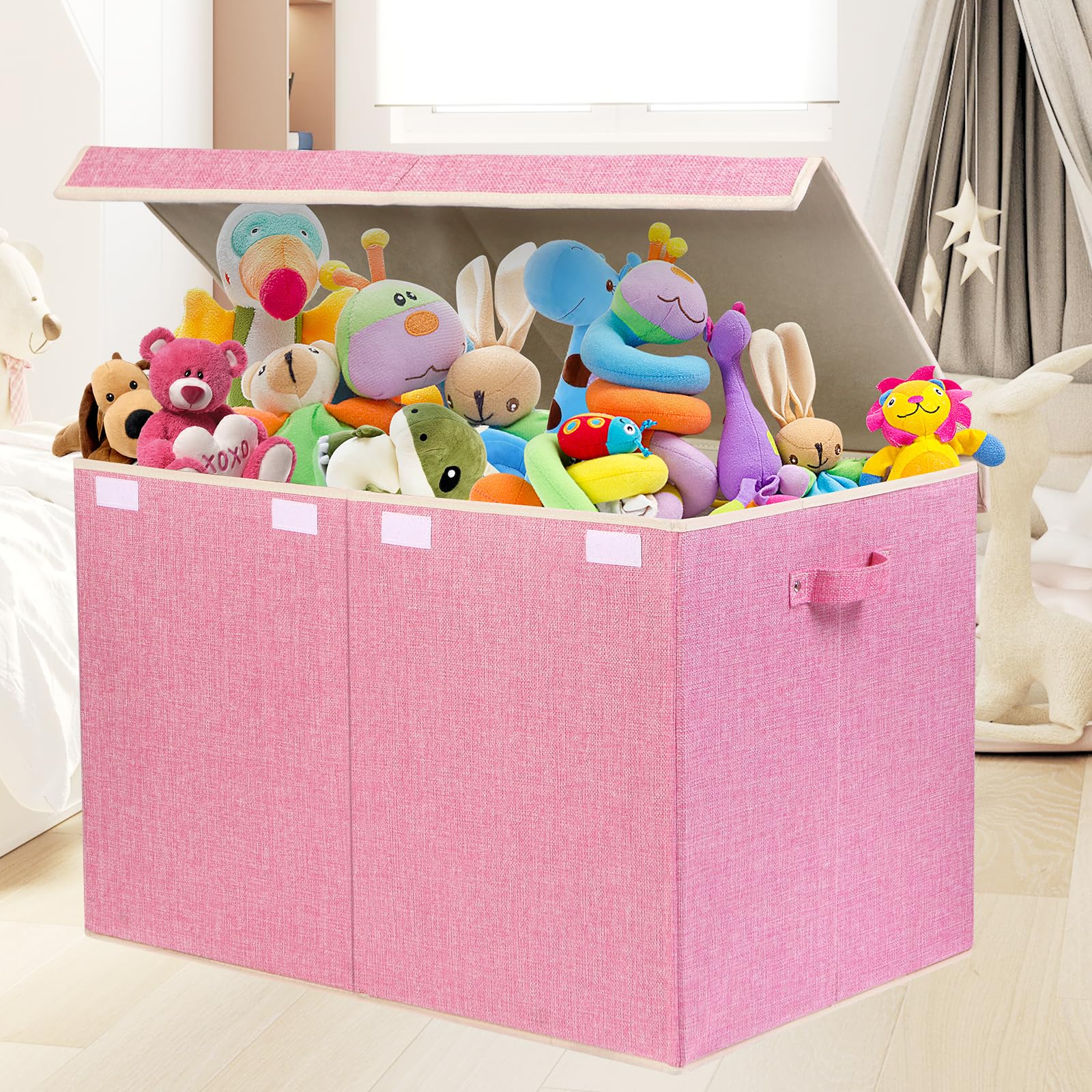 Popoly heavy-duty riveted handles let you move large toys with ease.