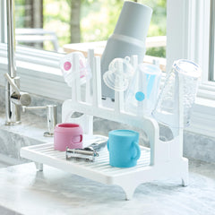 PopYum Glacier White on-counter setup saves space for bottles and cups.
