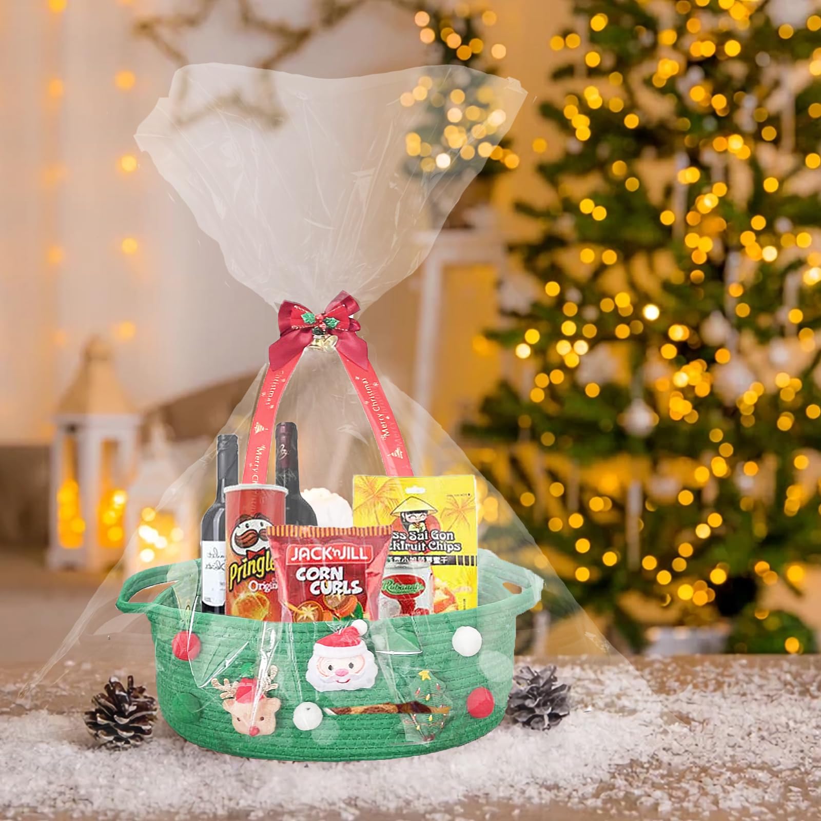 Poschnor felt accents provide playful detail on the basket.