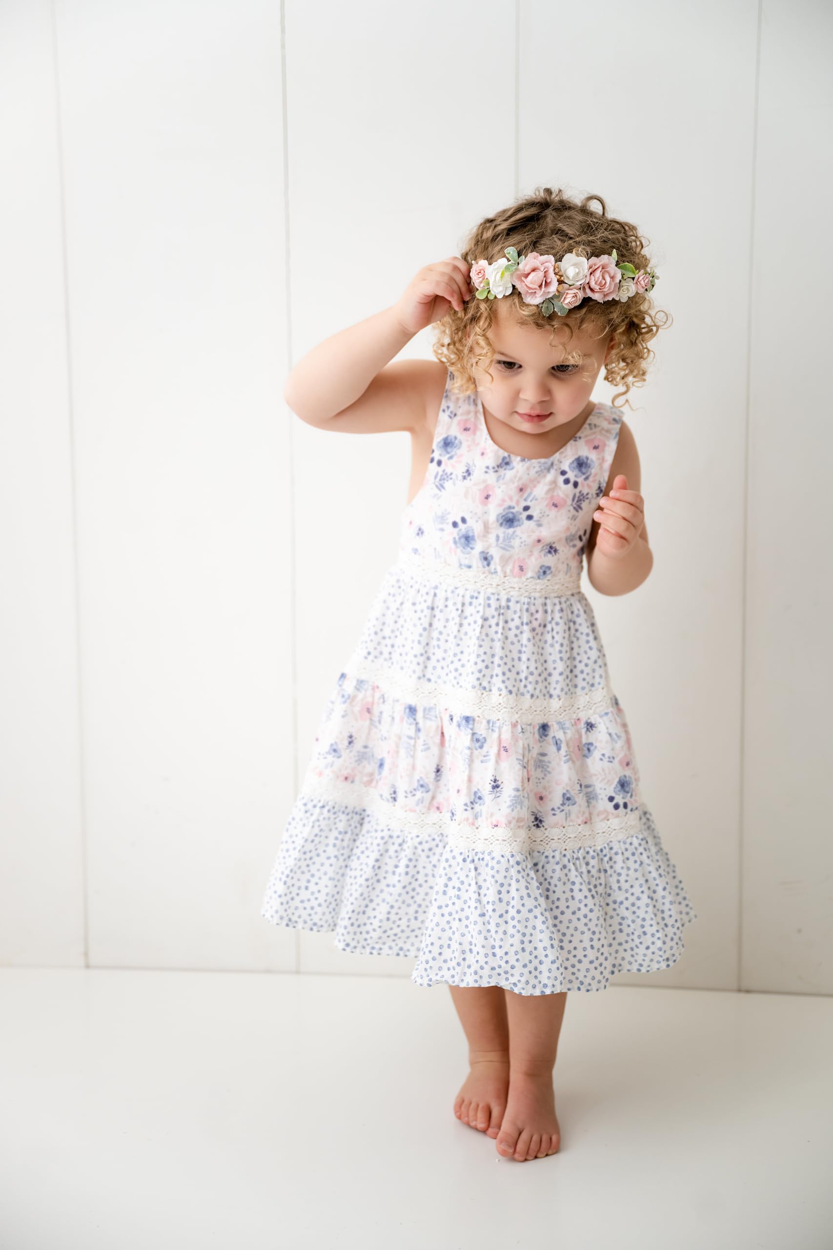 PoshMyra flower crown wedding party prop suitable for first birthdays and family photos.