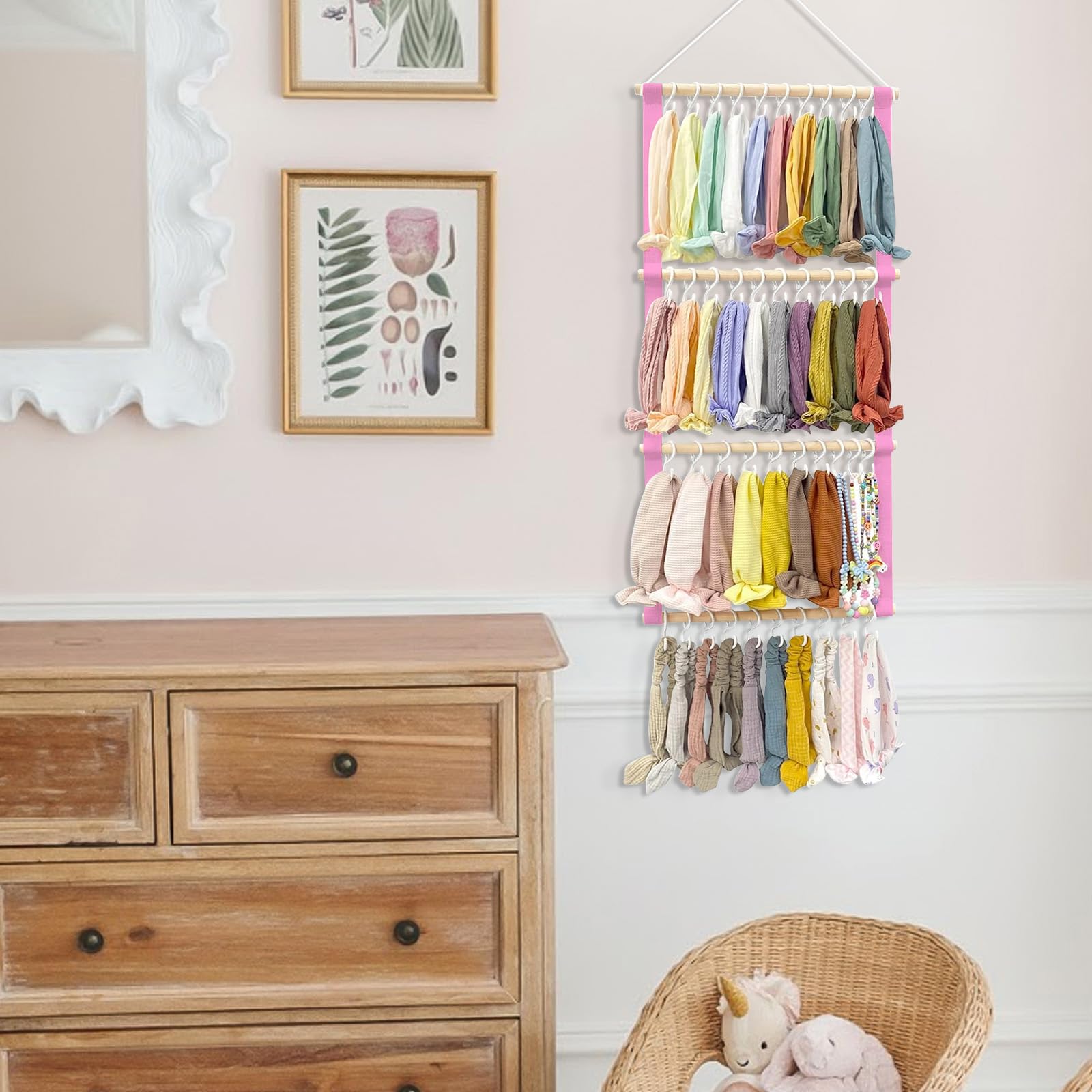 POVETIRE room-decor display turns clutter into a neat nursery focal point.