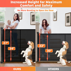 Pravoluxmax retractable gate demonstrates pet friendly design for homes with dogs.