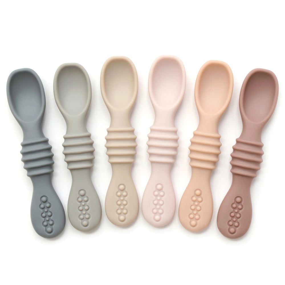 PrimaStella silicone chew spoon set with dual ends supports self-feeding and teething exploration.