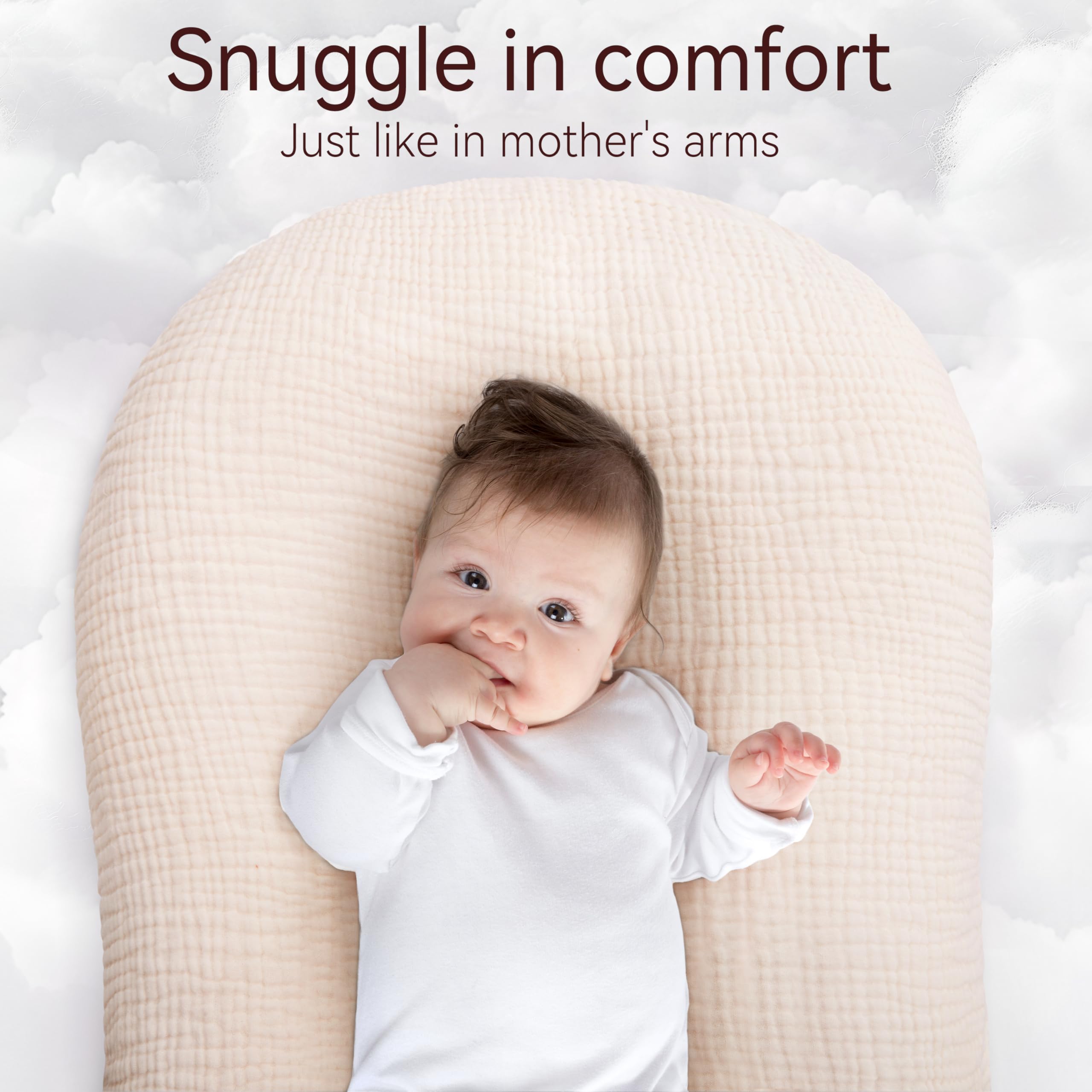 Pro Goleem muslin cover beige resting on a cozy baby nest.