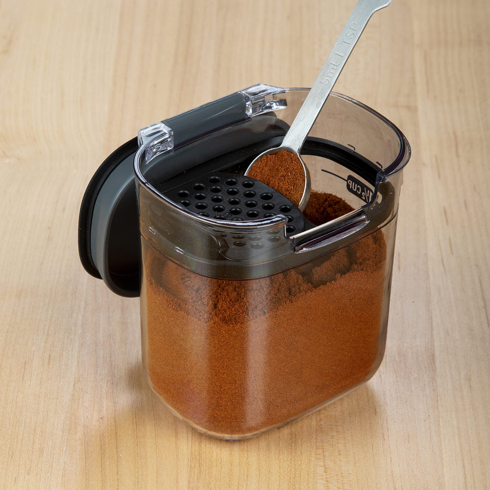 ProKeeper+ mini leveler and dusting screen simplify storage under the lid.