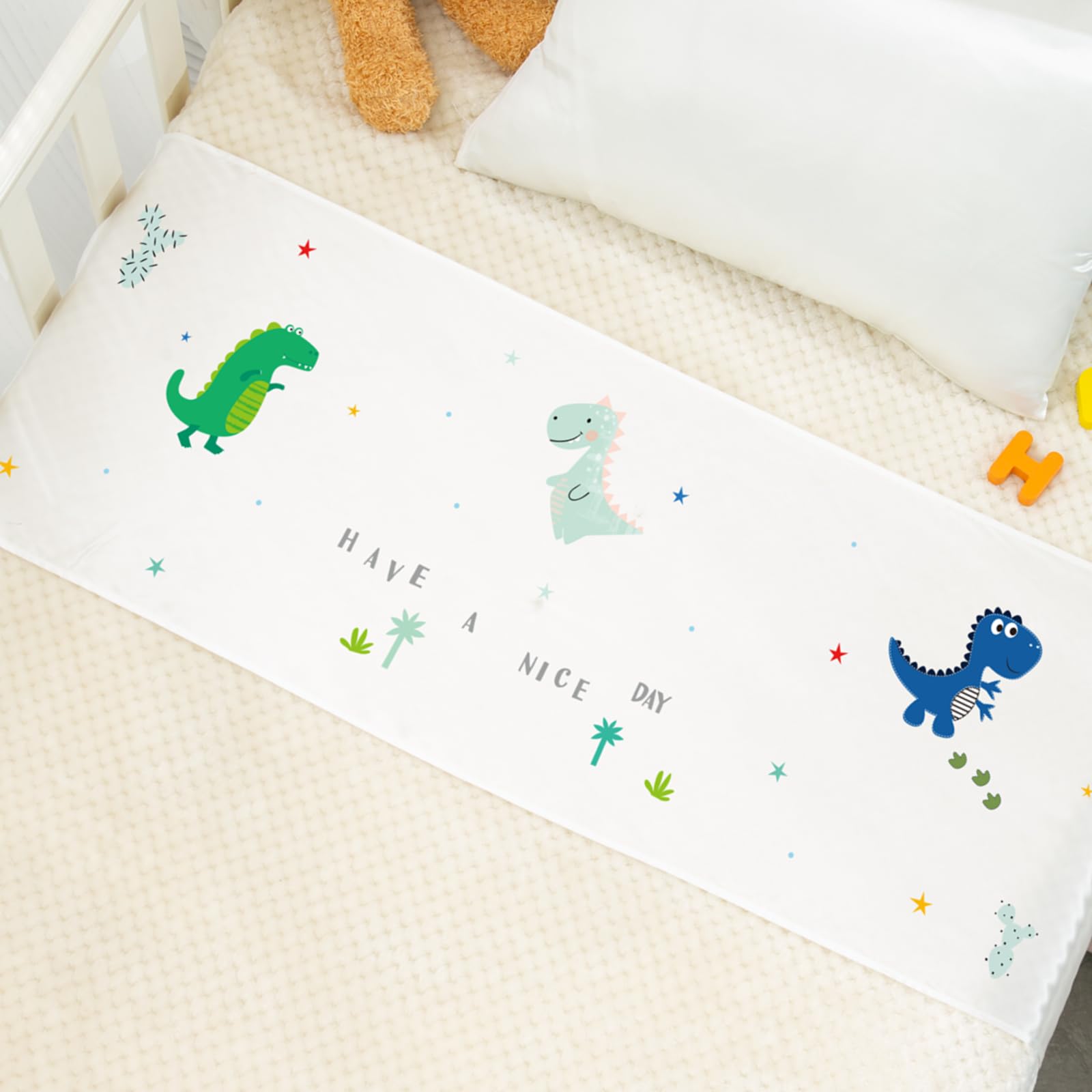PROMEED silk bassinet sleeve flat lay shows premium fabric for baby-soft skin.