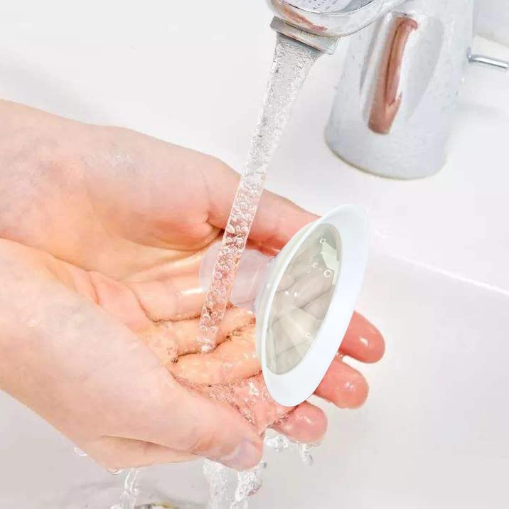 PumpMom-us shield with manufacturer seal emphasizes trusted quality and safety.