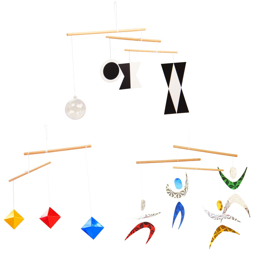 Purgano Montessori Mobile Munari ball assists visual tracking for babies.