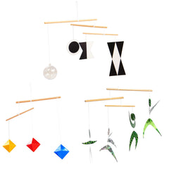 Purgano Montessori Mobile Munari engages baby’s vision with high-contrast patterns