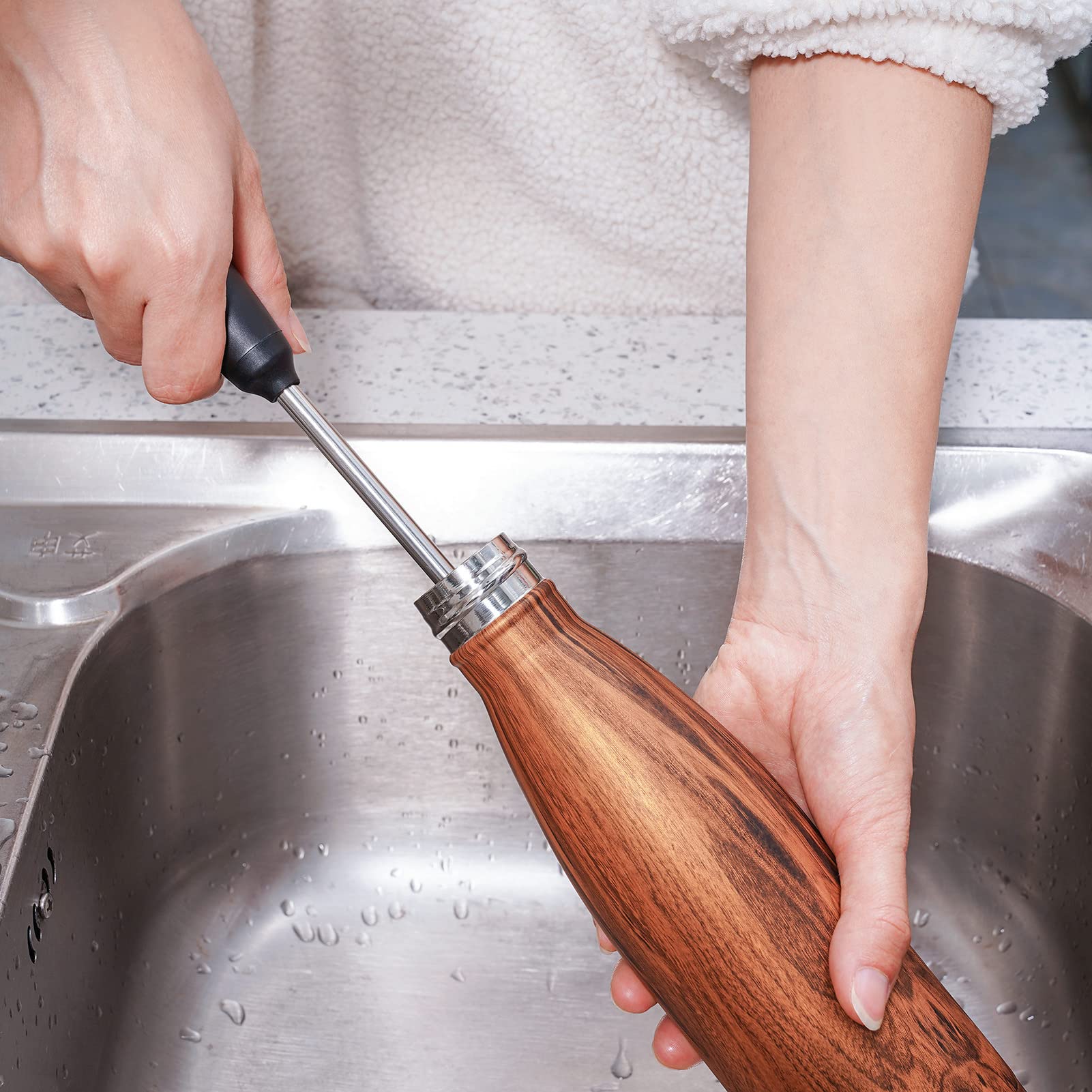 Purtribe brush works with standard and wide-neck bottles