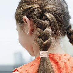 Qarwayoc blonde color hair ties pair with any outfit for easy styling
