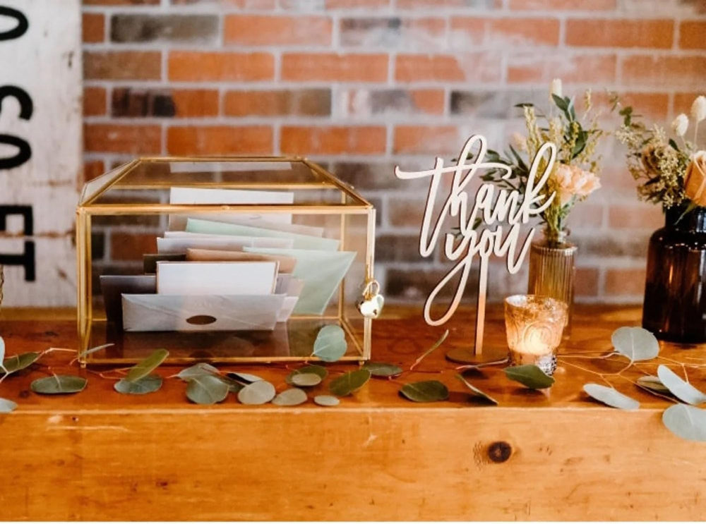QENWWENG Thank You Table Sign Stable Stand ensures upright visibility on tabletops.