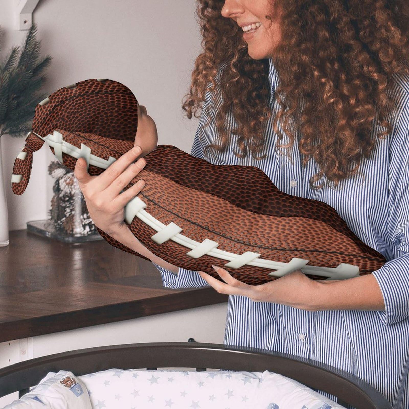 Qiohoey unisex plush blanket keeps baby cozy during daily wear.