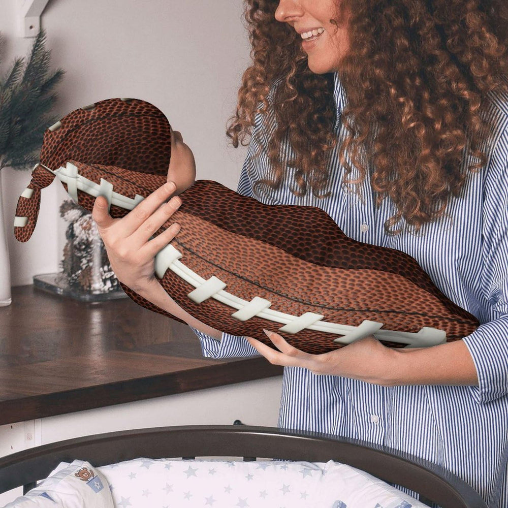 Qiohoey unisex plush blanket keeps baby cozy during daily wear.