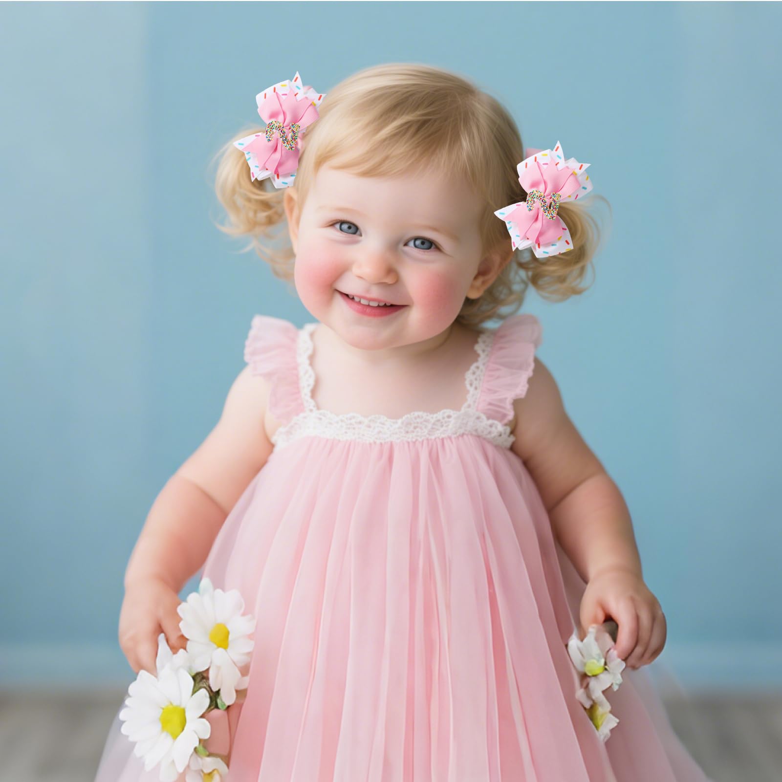 QIUJALE secure, comfortable clip suits active little ones during celebrations