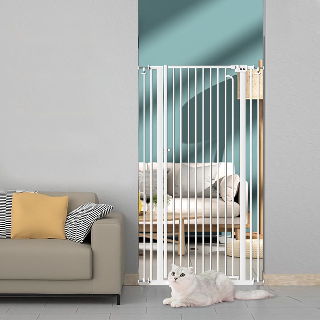 Qonimm Cat Gate — stable setup for wide openings and open-plan spaces.